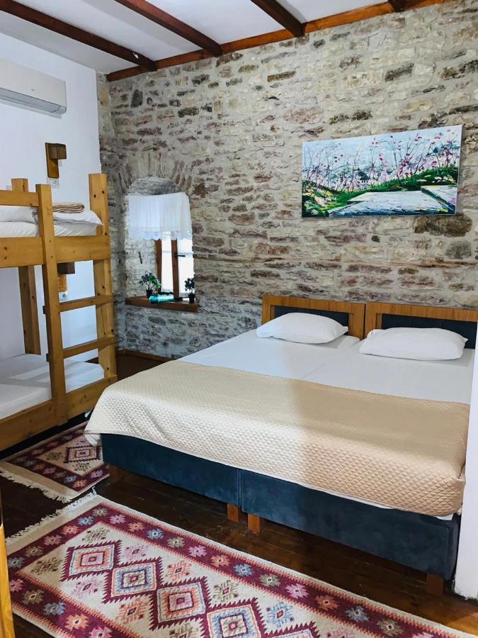 Guest House And Hostel Val-Mar Gjirokastër Екстериор снимка