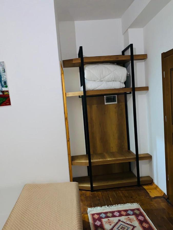 Guest House And Hostel Val-Mar Gjirokastër Екстериор снимка