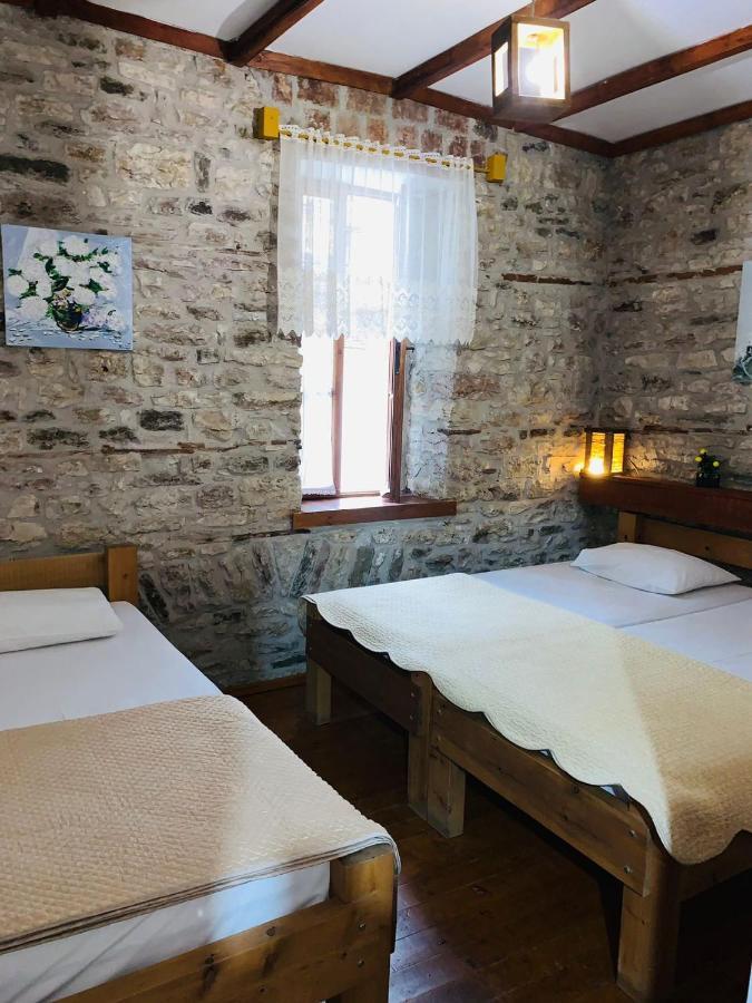 Guest House And Hostel Val-Mar Gjirokastër Екстериор снимка