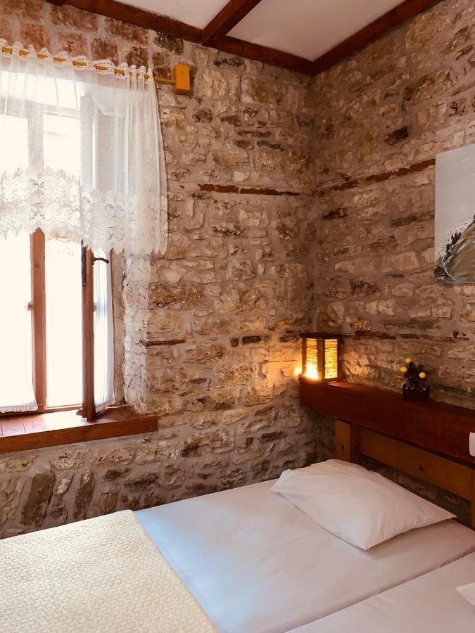 Guest House And Hostel Val-Mar Gjirokastër Екстериор снимка