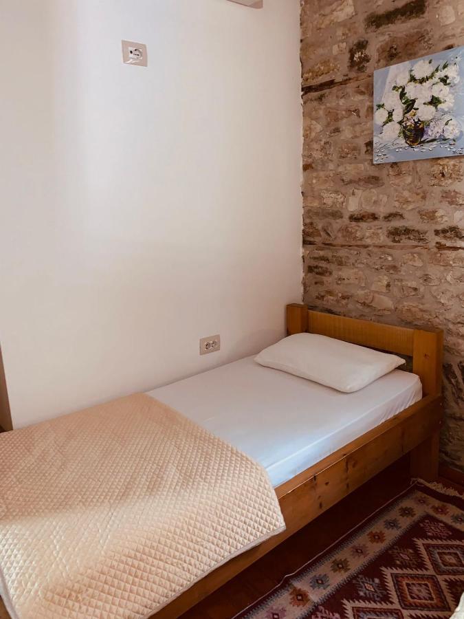 Guest House And Hostel Val-Mar Gjirokastër Екстериор снимка